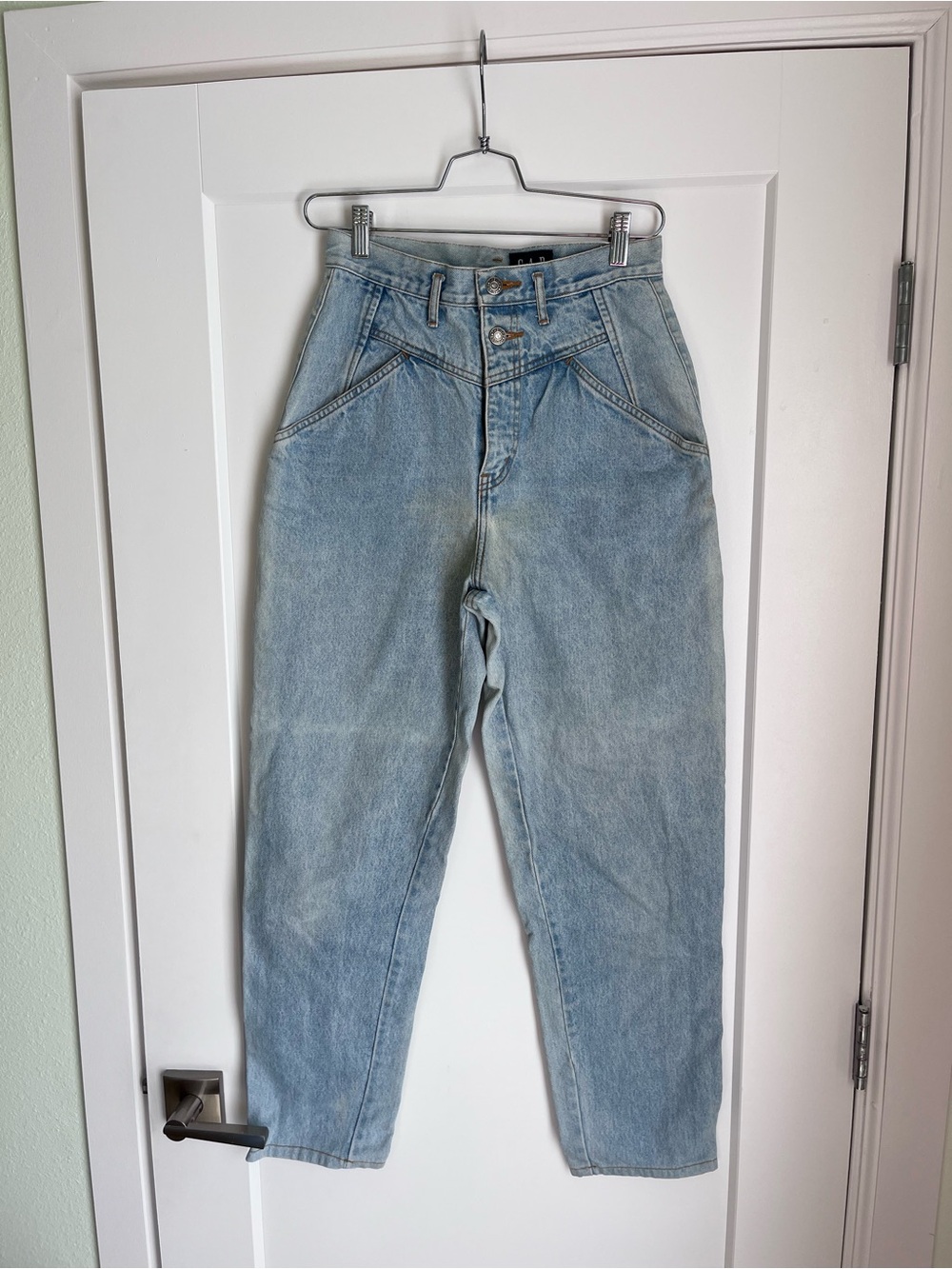 High-Waist Light Wash Women’s Jeans